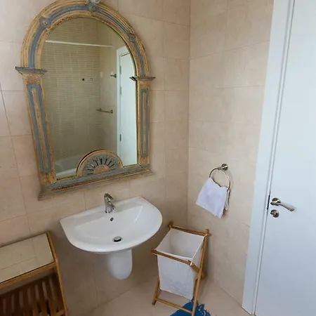 Holiday Penthouse מסידה