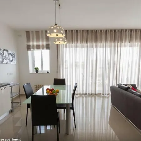 Holiday Penthouse *
